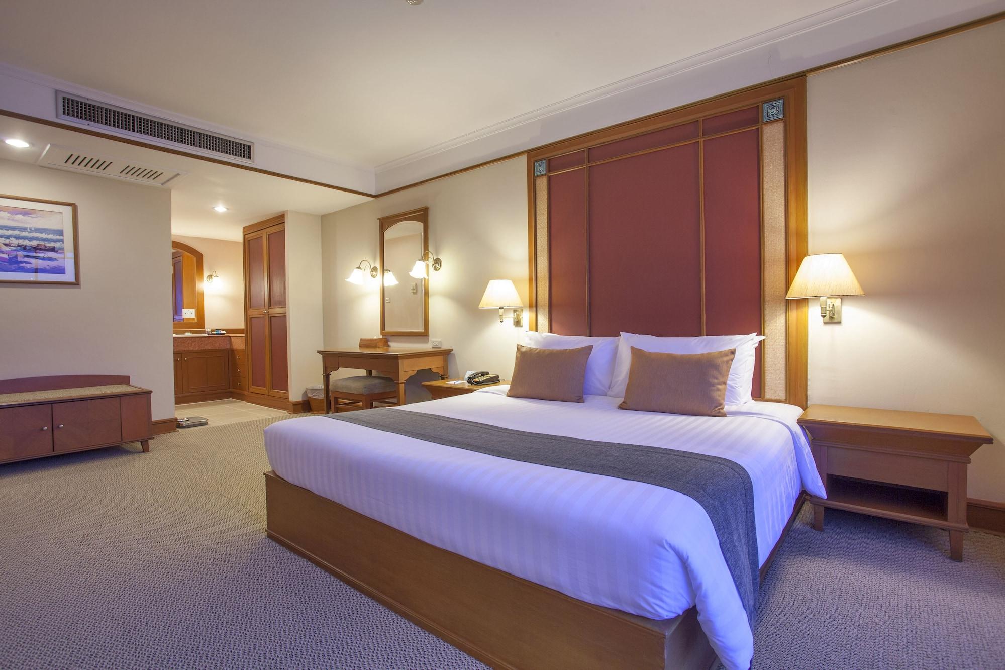 Cholchan Pattaya Beach Resort - Sha Extra Plus Exterior foto Deluxe Room